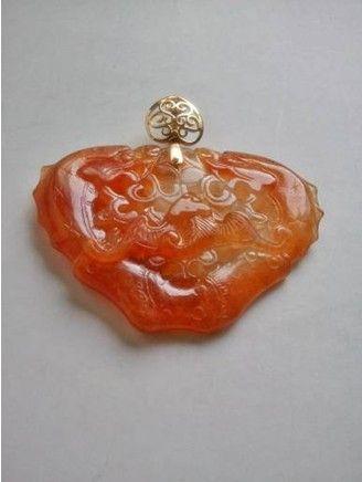 这样的种、工、底还算不错的带扣几年前几千的价格不好出手，现在市场几万也难寻