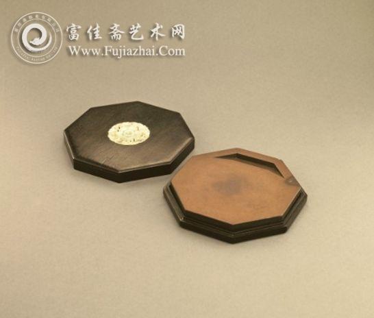 清 御题诗文砚连紫檀嵌玉盒 H:1.5cm,W:14.5cm 清 御题诗文砚连紫檀嵌玉盒 H:1.5cm,W:14.5cm