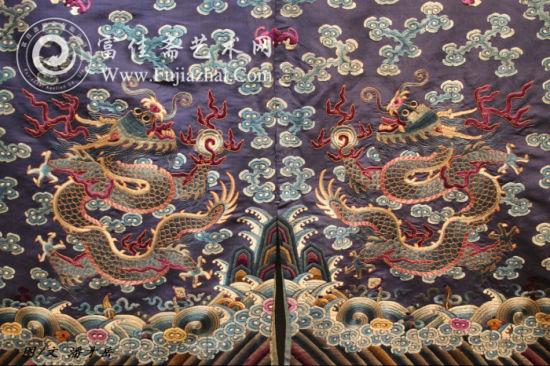 香港佳士得2013春拍·清光绪-蓝地缎绸五蟒袍