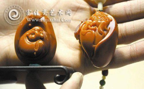 图为：卖家舍不得卖的南红玛瑙雕件