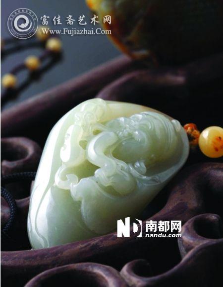白玉挂件。