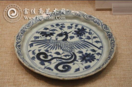 元青花菱花口单凤纹碟·广东省博物馆
