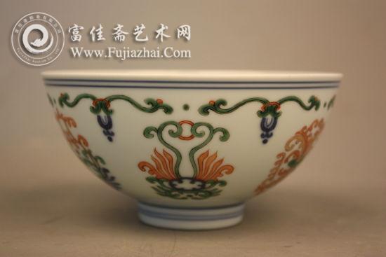图3-1 五彩海石榴纹碗 图3-1 五彩海石榴纹碗
