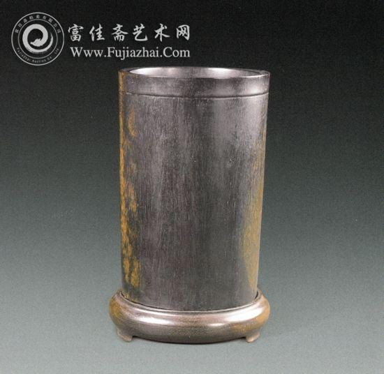 1966年宝山区顾村朱守城墓出土明代紫檀木笔筒